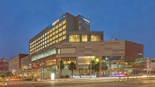 City Express Plus Patio Universidad