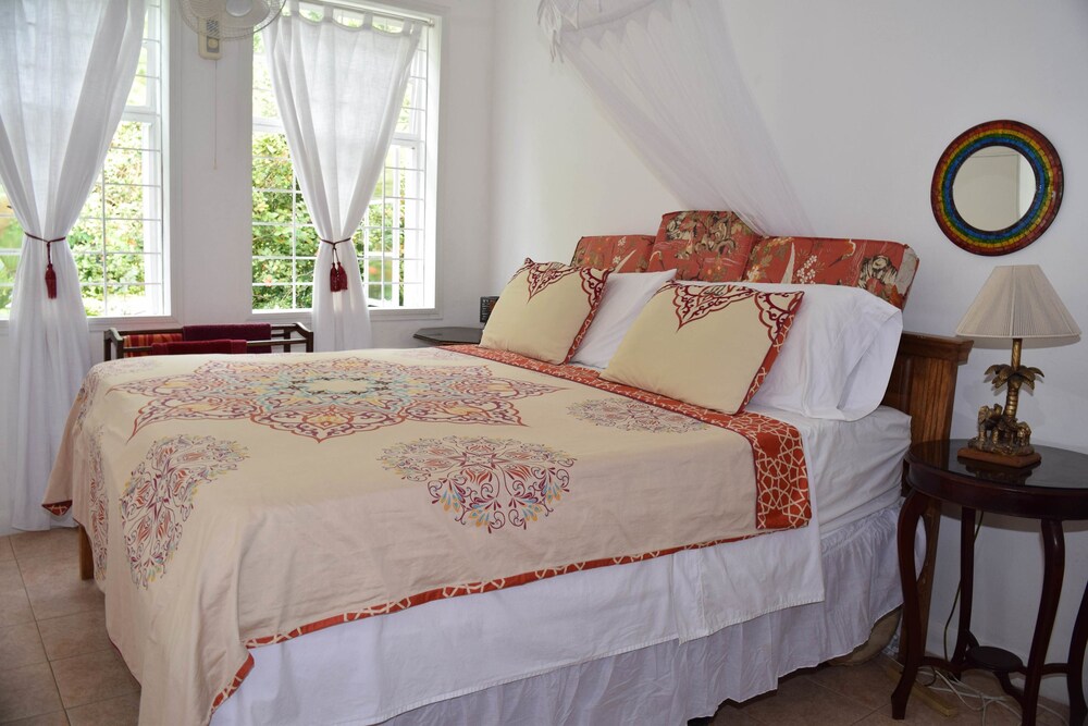 The Hummingbird Apartment - Guestroom