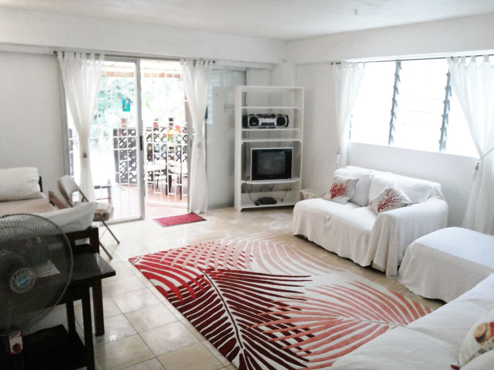 Red Coral Apartment - Guestroom
