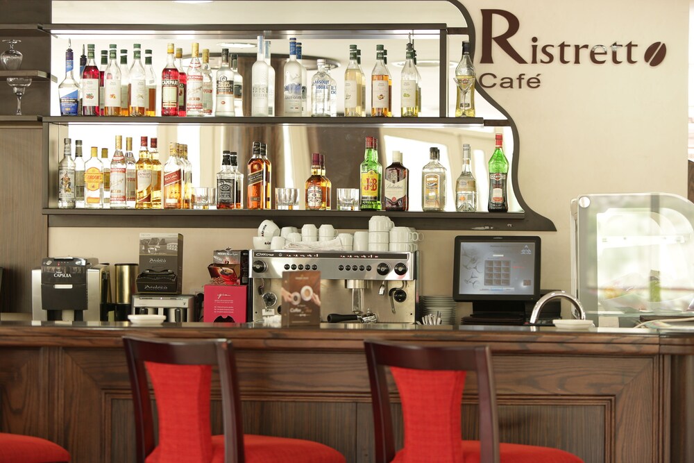 Hotel Bar