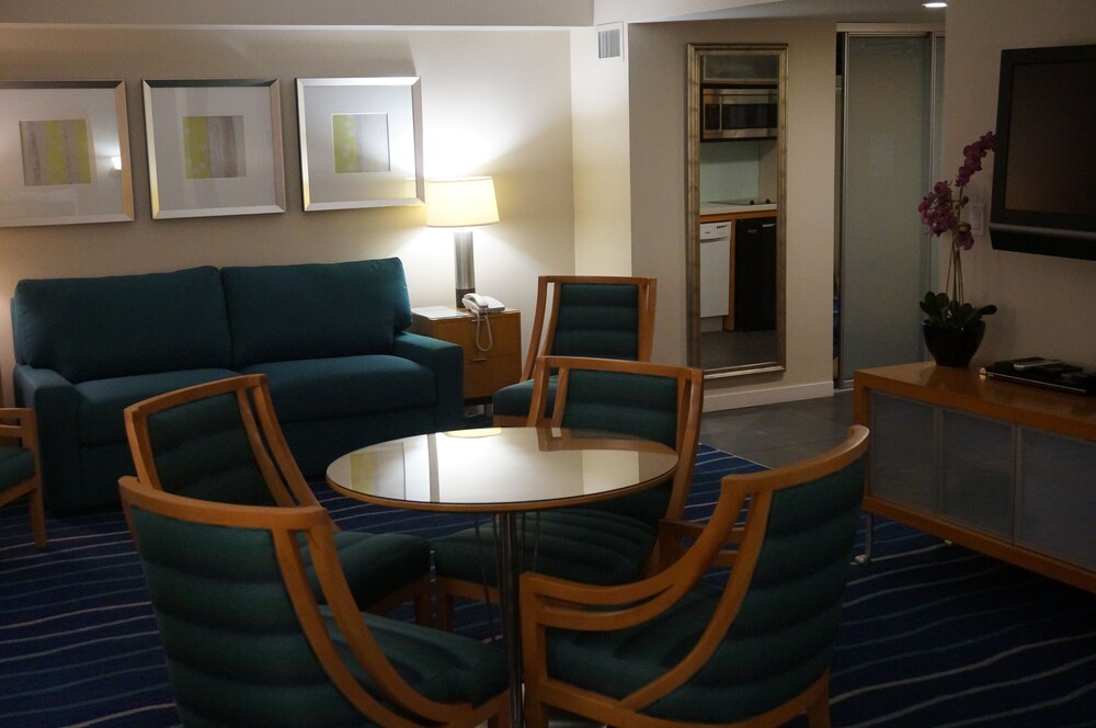 In-room dining, Ala Moana Hotel by LSI Resorts