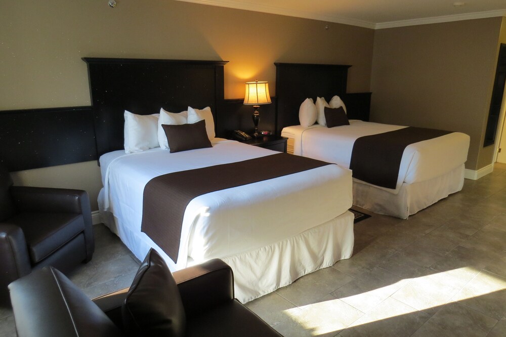 객실 (Suite, 2 Queen Beds)