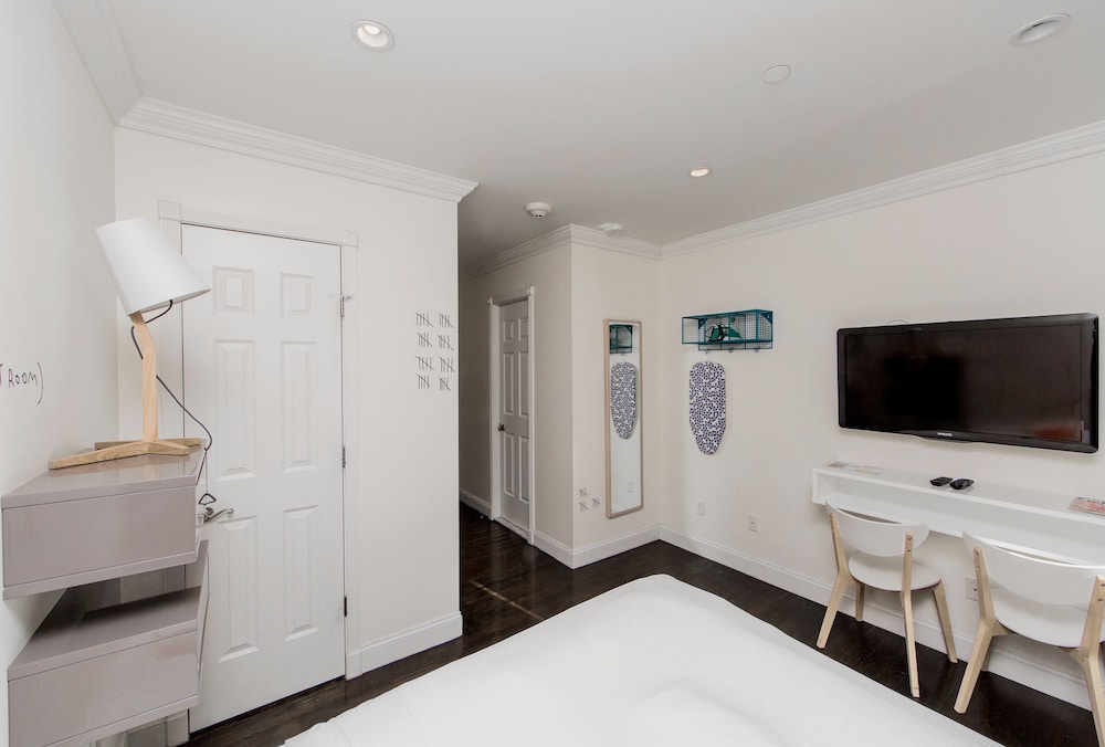 Studio, 1 Queen Bed, Kitchen - Featured Image