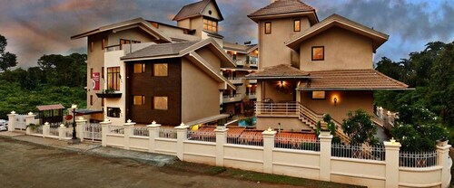 La Sunila Suites