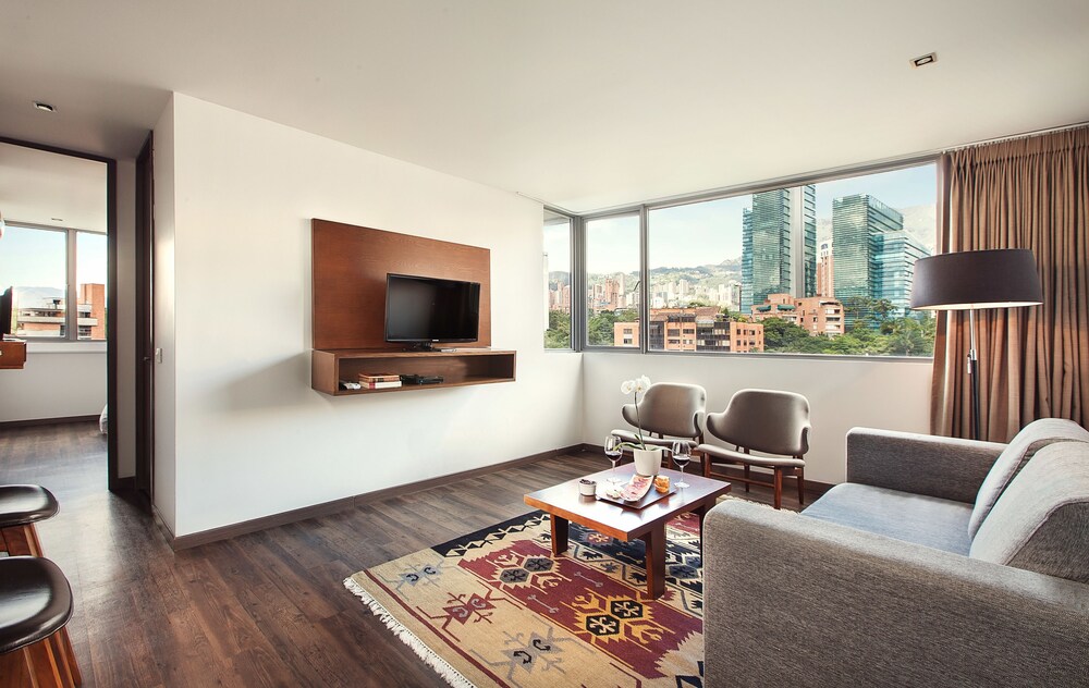 Superior Apartment, 2 Bedrooms - Living Area
