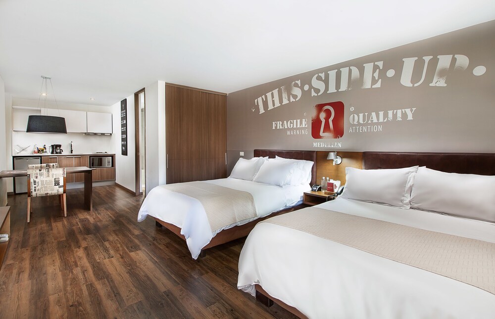 Loft, 2 Double Beds - Guestroom