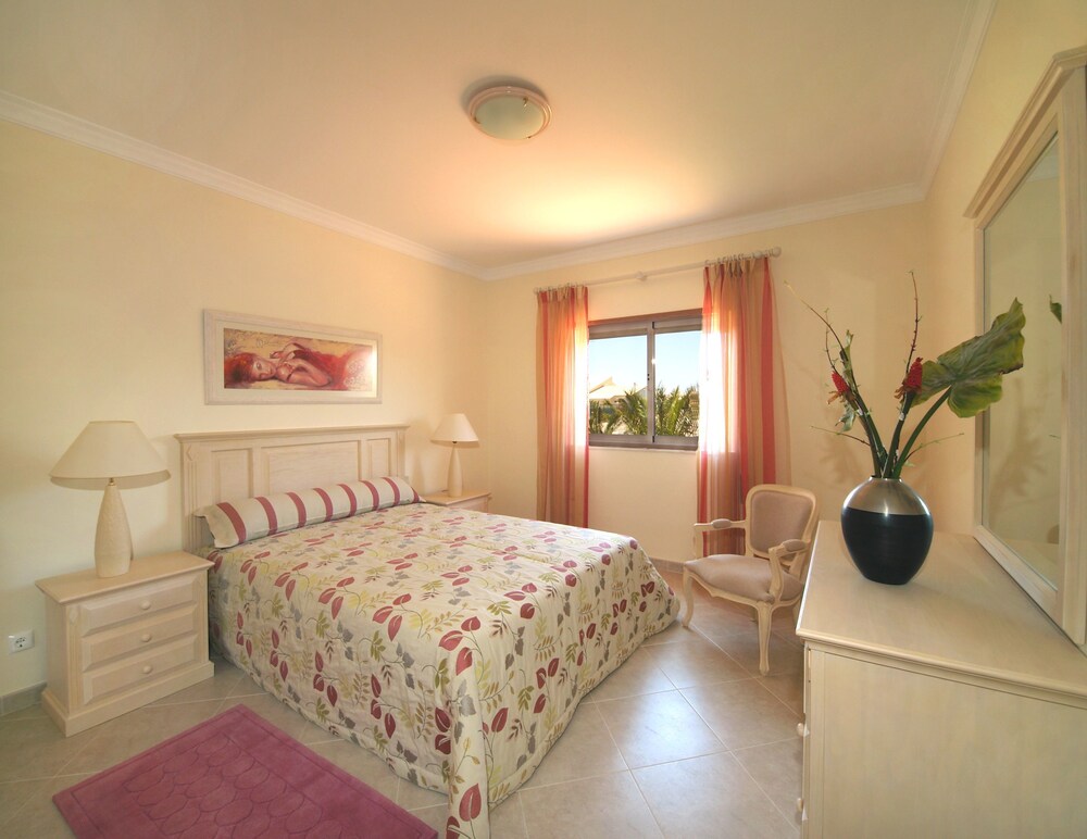 Family Apartment, 2 Bedrooms, Balcony - Guestroom