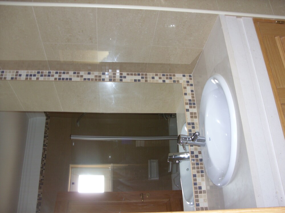 Family Apartment, 2 Bedrooms, Balcony - Bathroom
