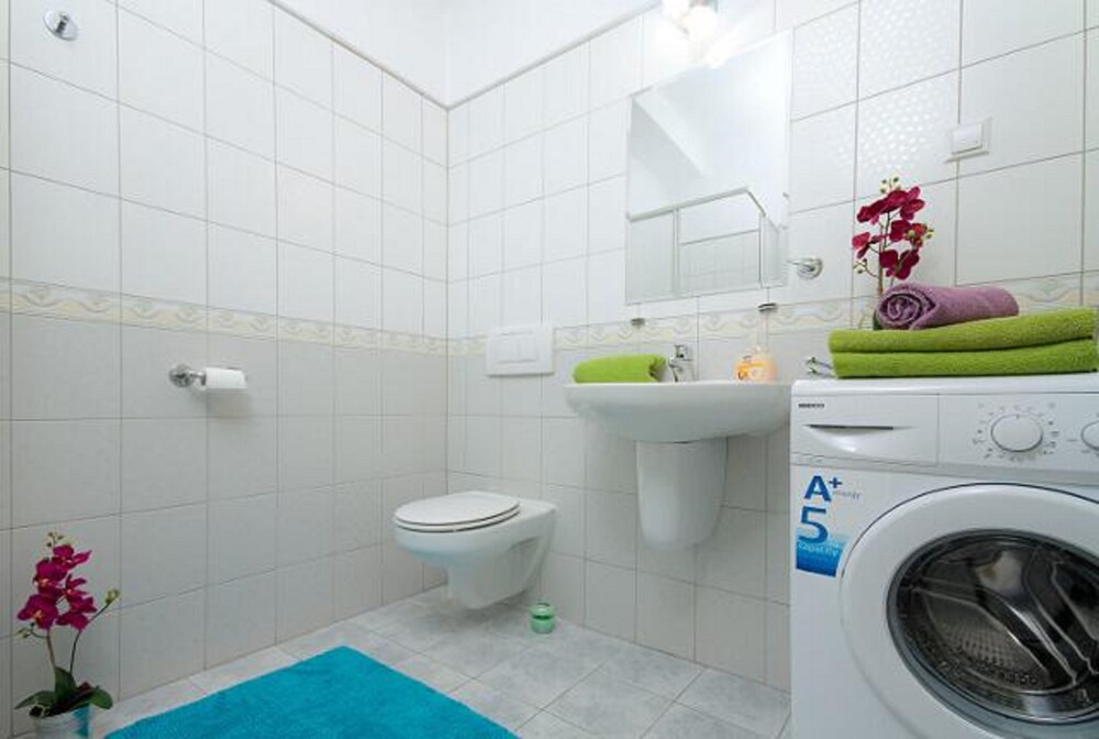 Apartment, 2 Bedrooms, Kitchenette () - Bathroom