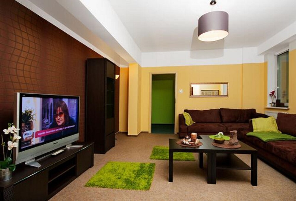 Apartment, 2 Bedrooms, Kitchenette () - Living Area
