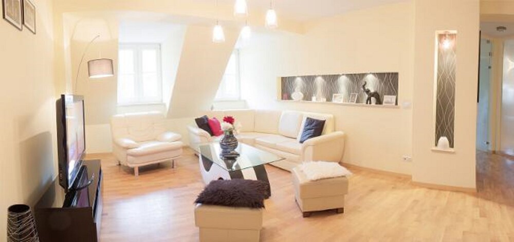 Apartment, 2 Bedrooms, Kitchenette (Sukiennice Street) - Living Area