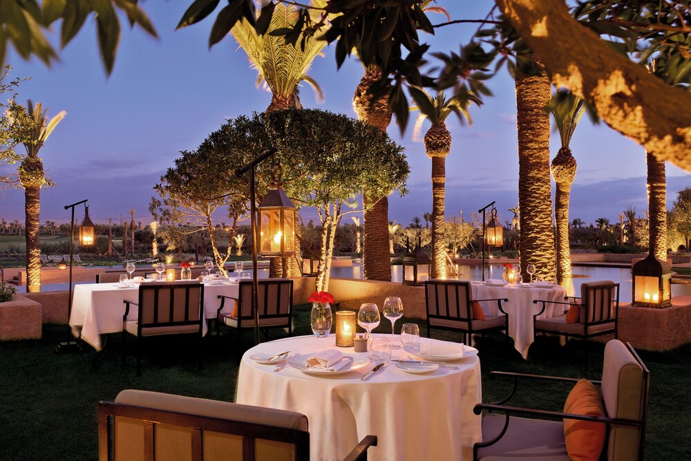Couples Dining