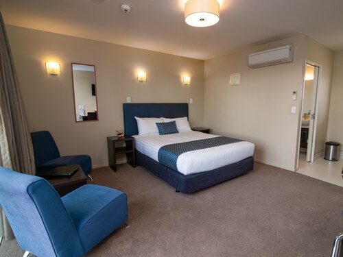 Riverstone Motel