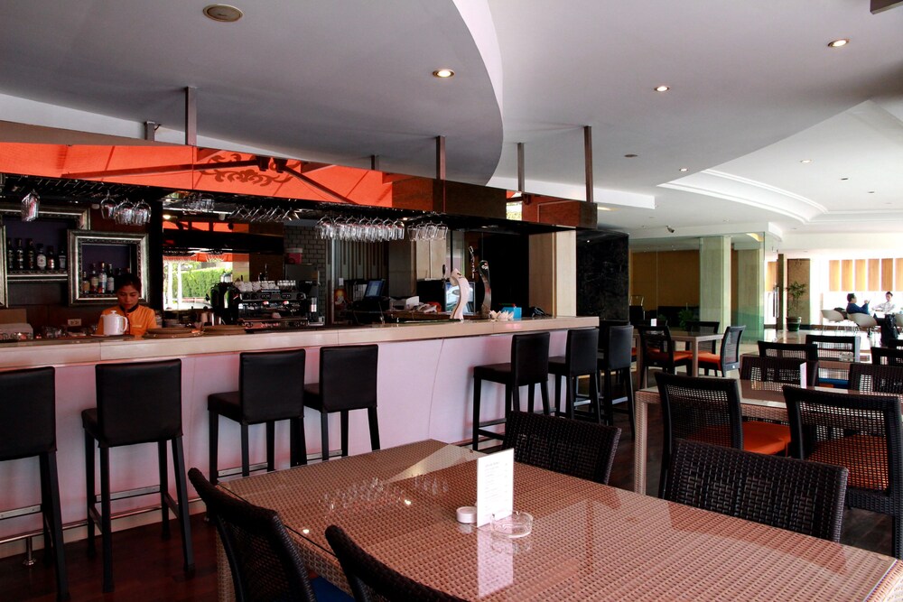 Hotel Bar
