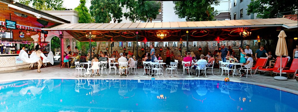 Food-Court