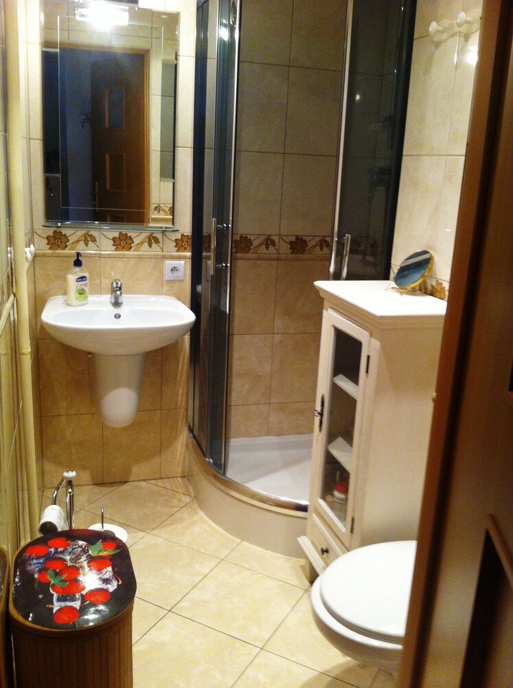 Studio - Bathroom