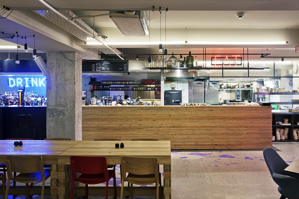 Hotel Bar
