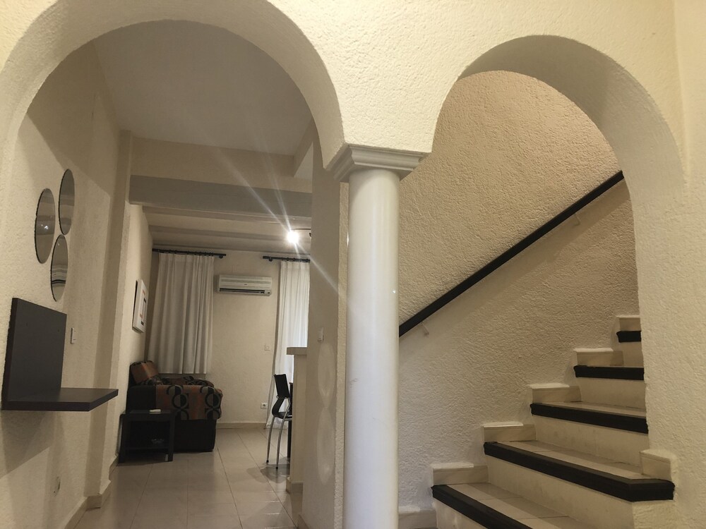 Apartment, 2 Bedrooms - Staircase