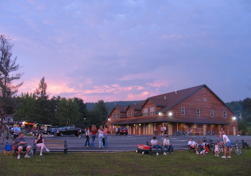 Lake George Escape - Campground