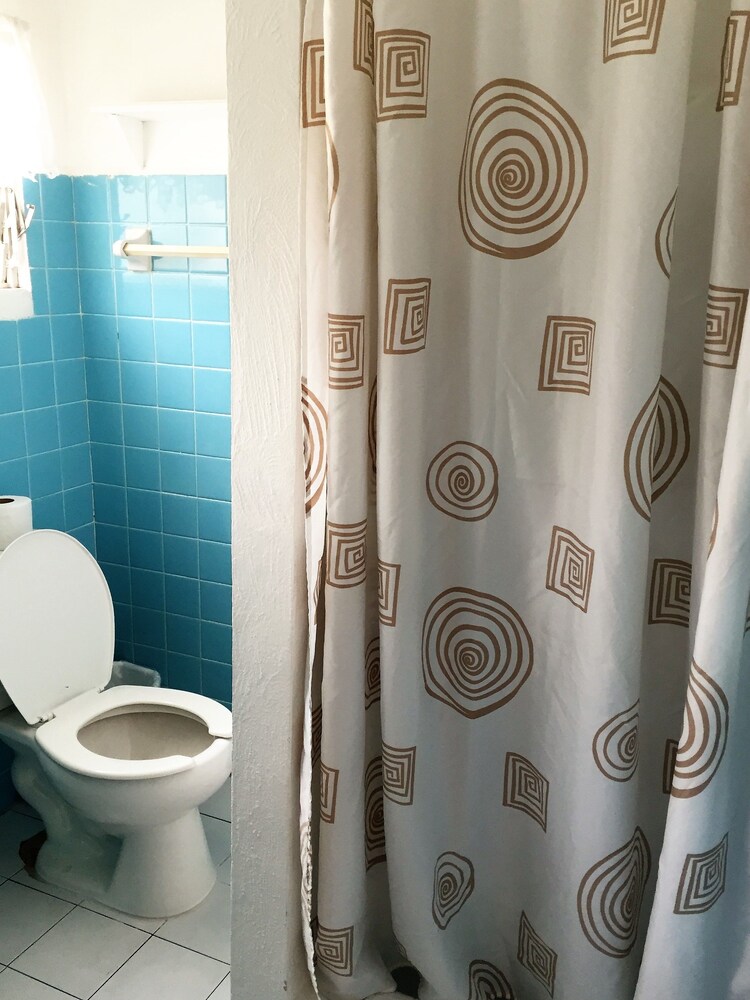 Studio - Bathroom