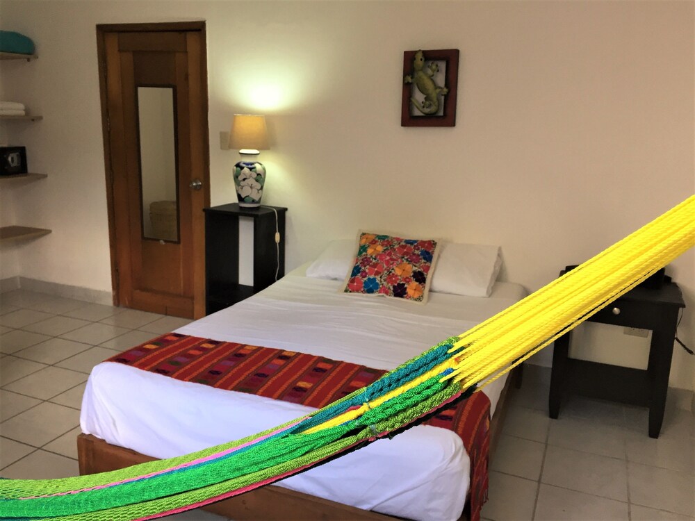 Studio - Guestroom