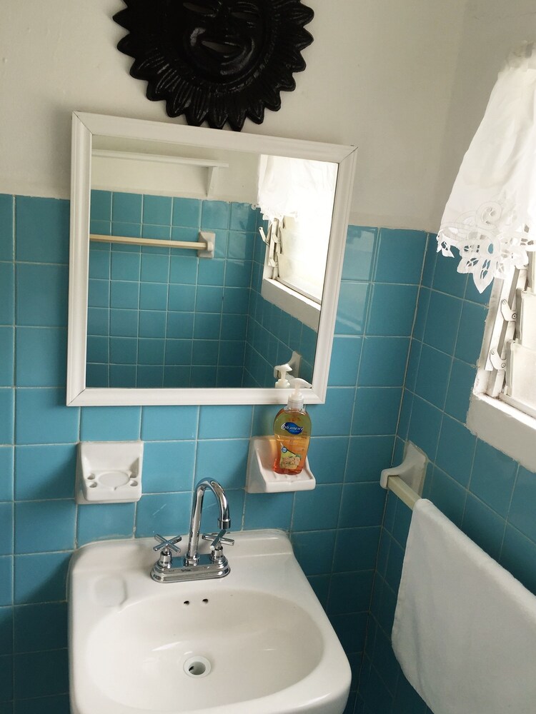 Studio - Bathroom