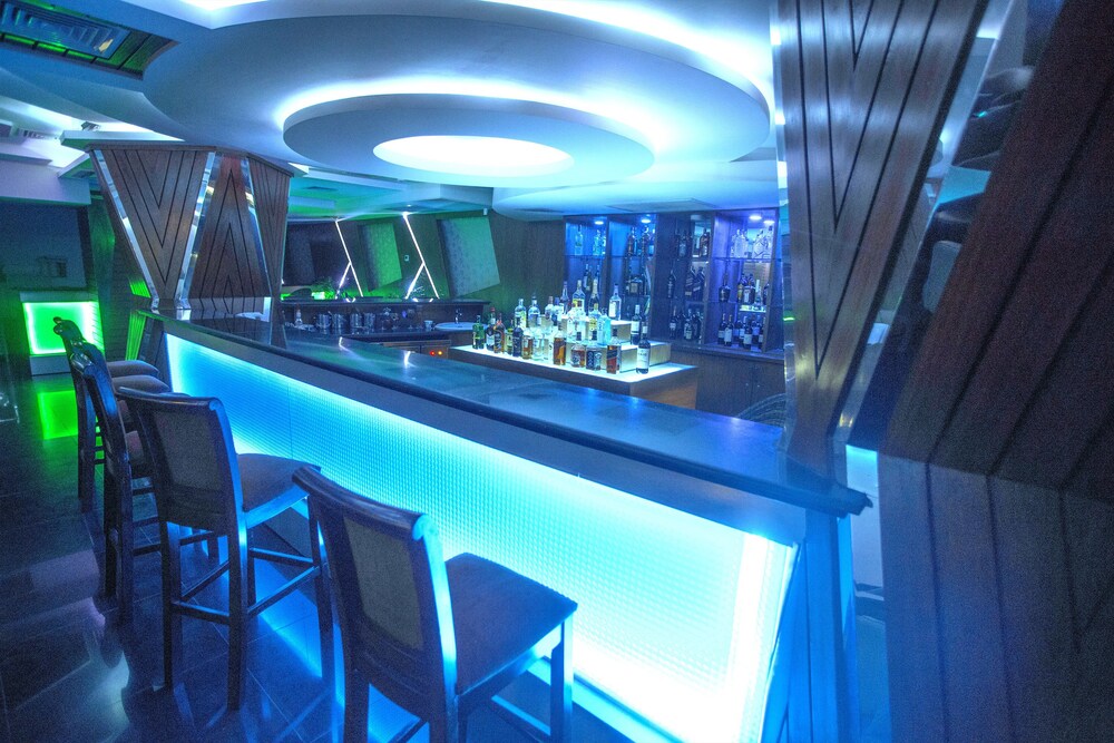 Hotel Bar