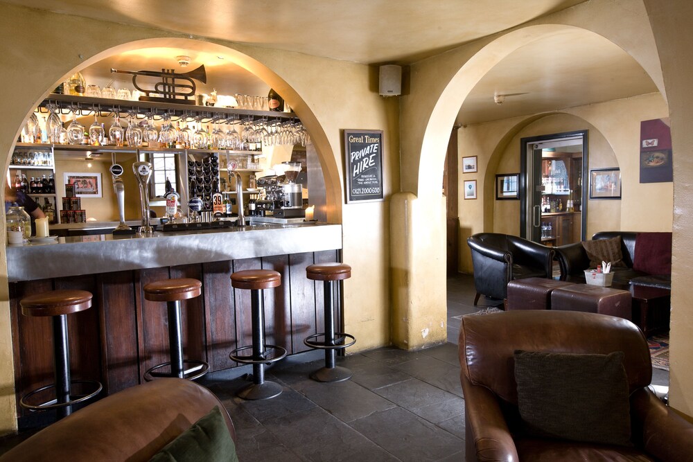 Hotel Bar