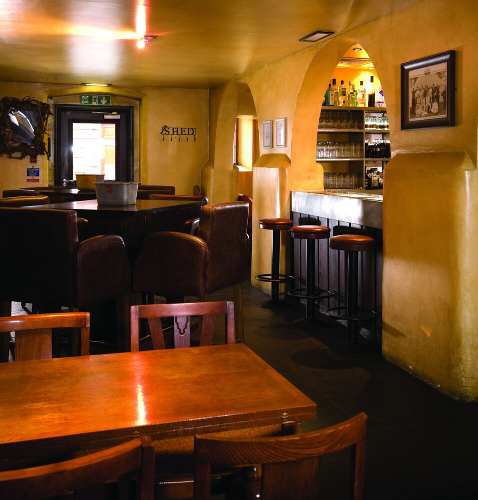 Hotel Bar