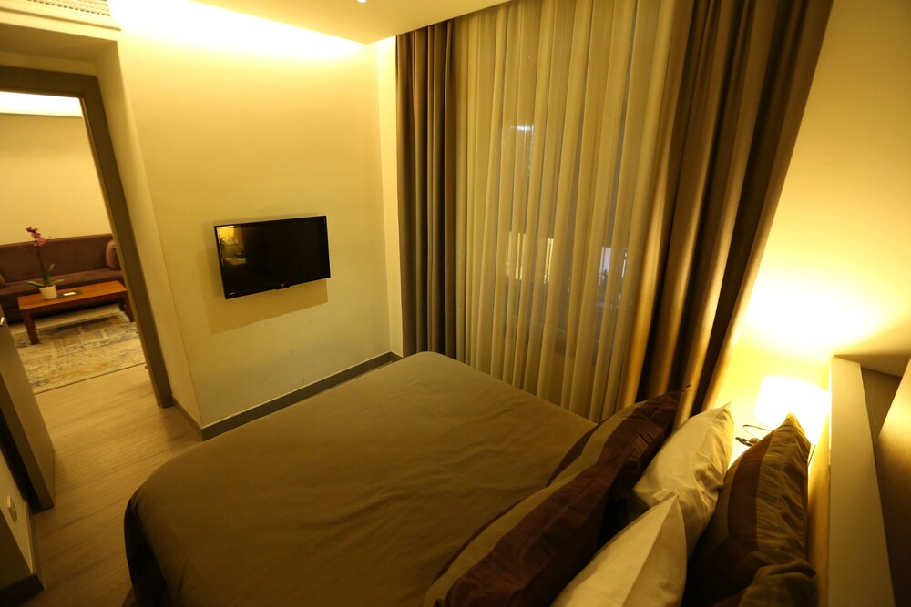 Deluxe Suite, Kitchenette - Guestroom