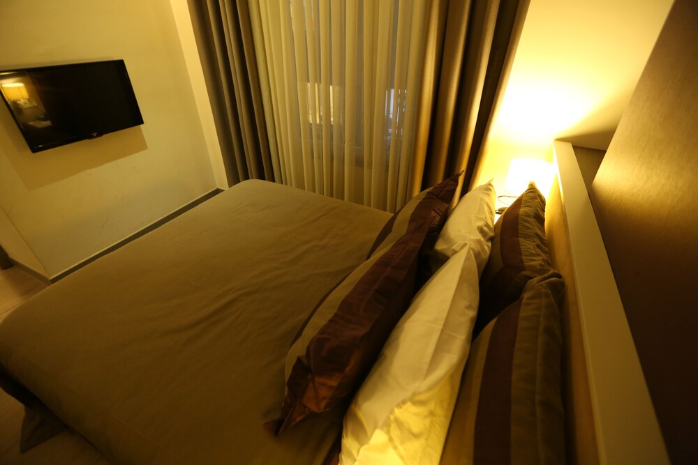 Deluxe Suite, Kitchenette - Guestroom