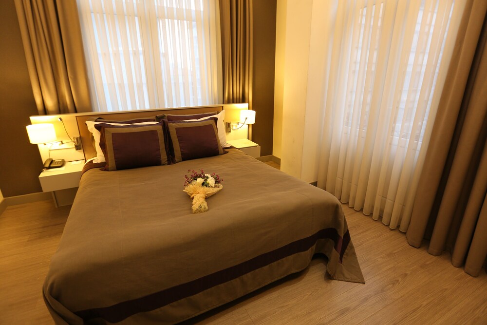Deluxe Suite, Kitchenette - Guestroom