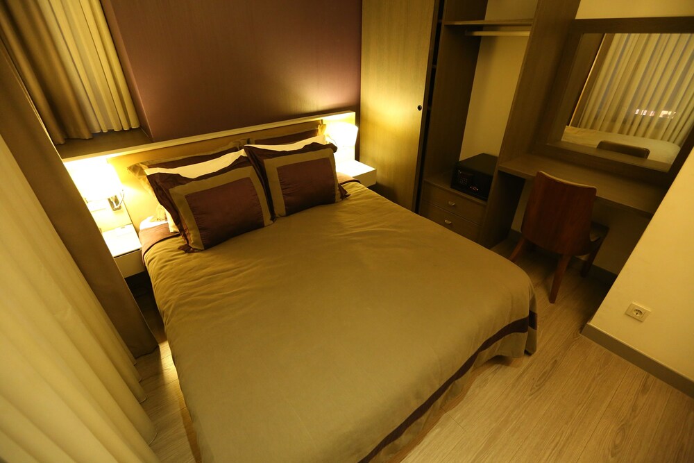 Deluxe Suite, Kitchenette - Guestroom