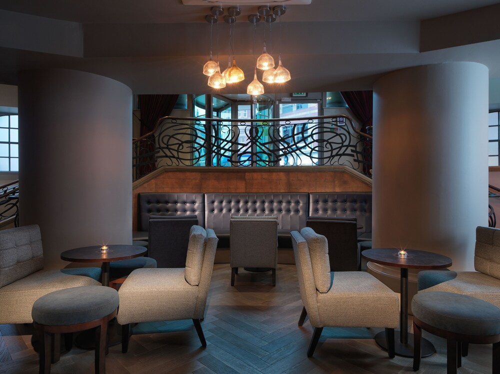 Hotel Lounge