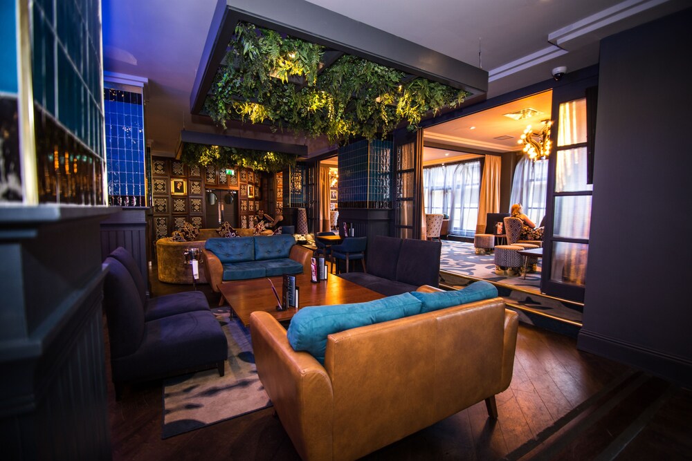 Hotel Bar