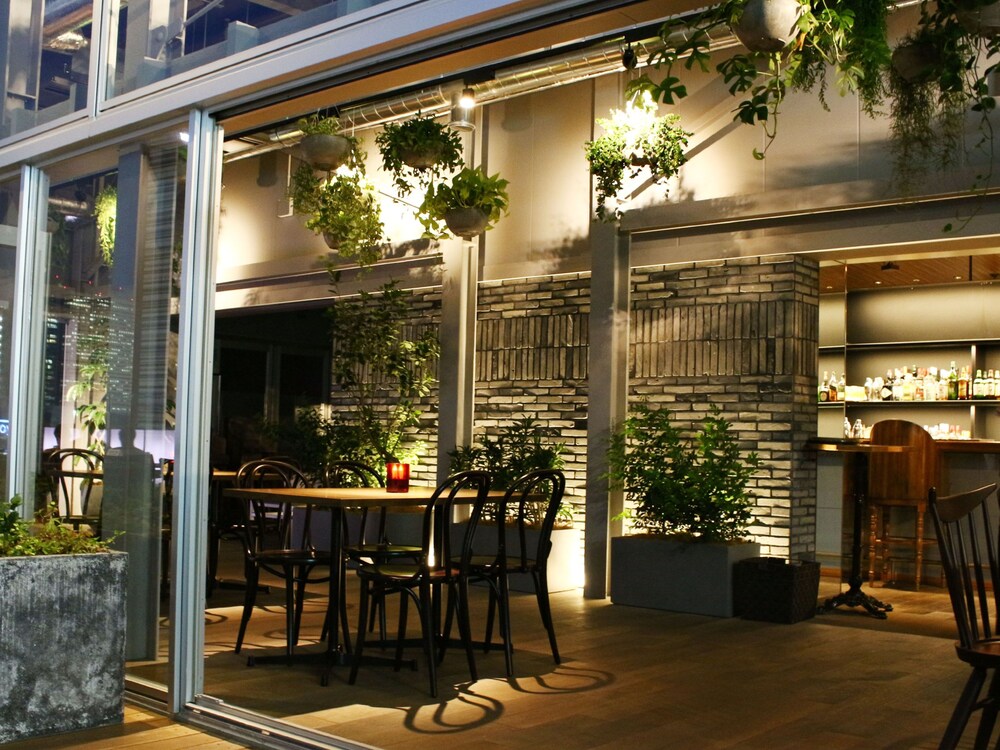 Bar (on property), Shinjuku Granbell Hotel