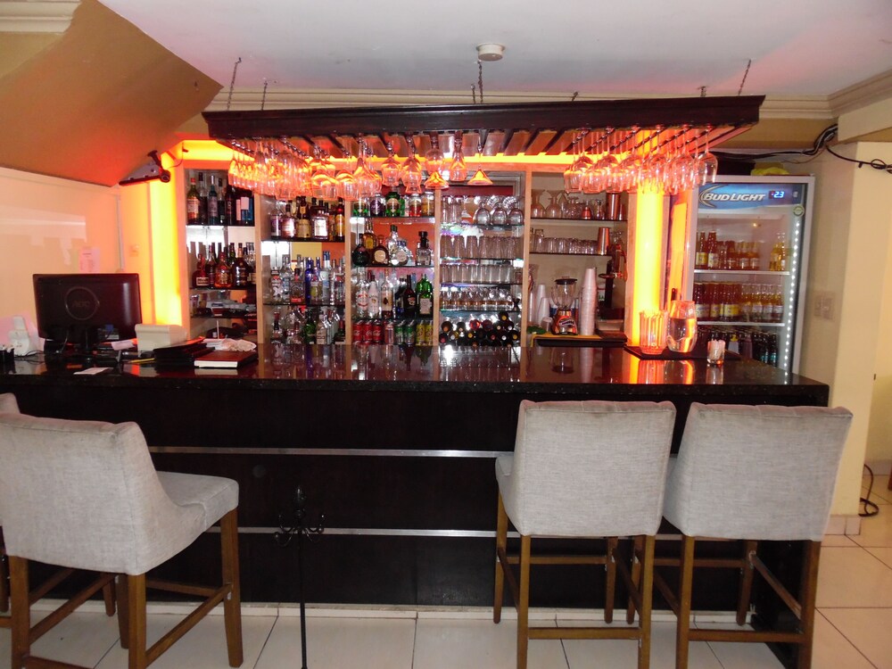 Hotel Bar