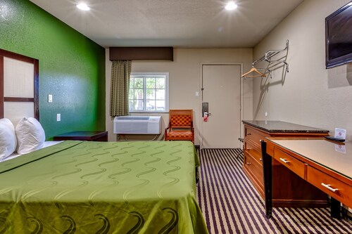 Fort Davis Inn & R.V. Park