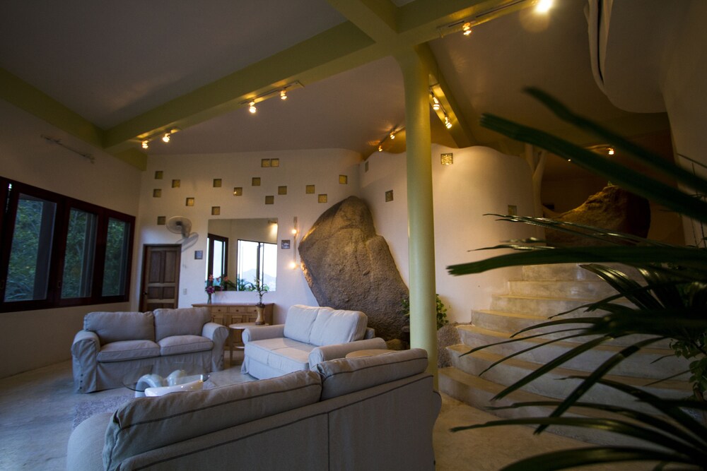 ห้องนั่งเล่น (Design Studio Suite, 1 Bedroom, Sea View, Sea Facing (No swimming pool Access) )