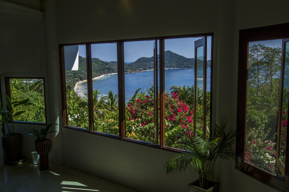 วิวจากห้องพัก (Design Studio Suite, 1 Bedroom, Sea View, Sea Facing (No swimming pool Access) )