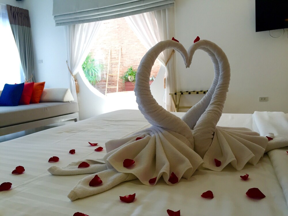 Honey Moon Spa & Suite Pool Villa - Guestroom