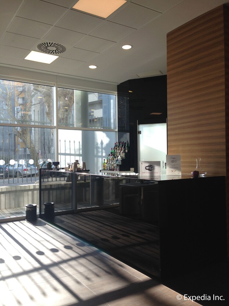 Hotel Bar