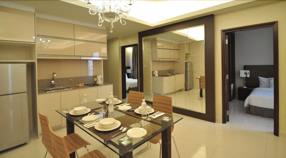 Two Bedroom Premier - In-Room Dining
