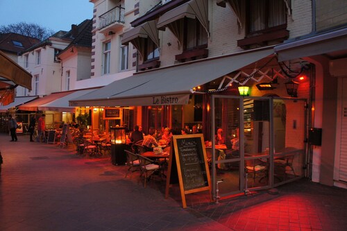 Le Bistro