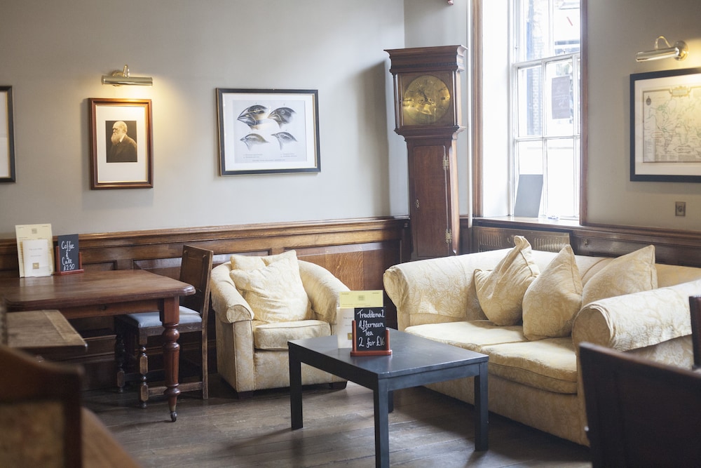 Hotel Bar
