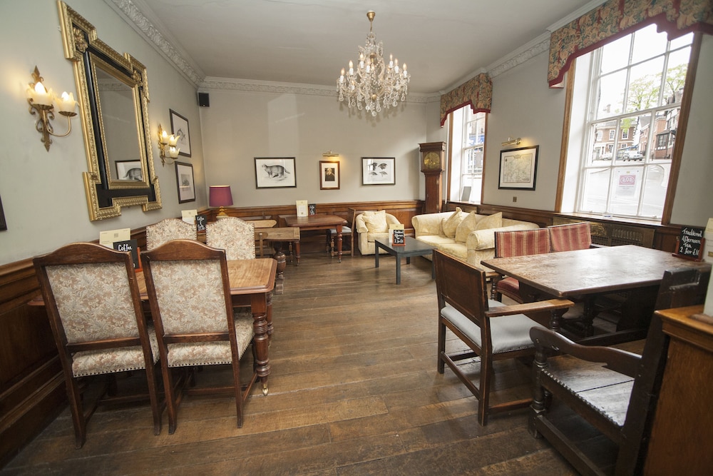 Hotel Bar