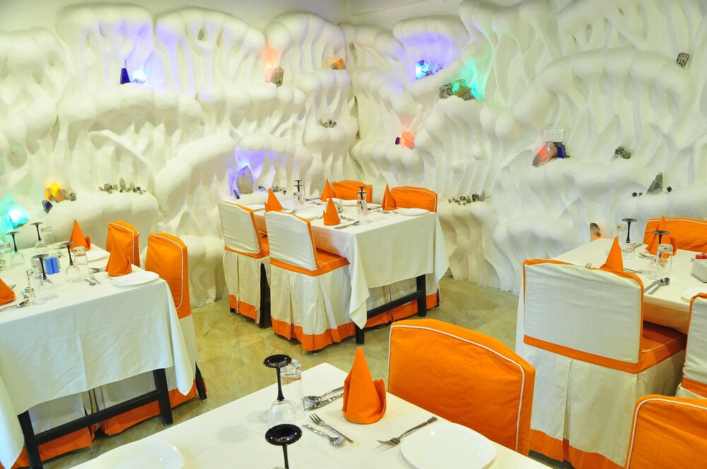 Food Court