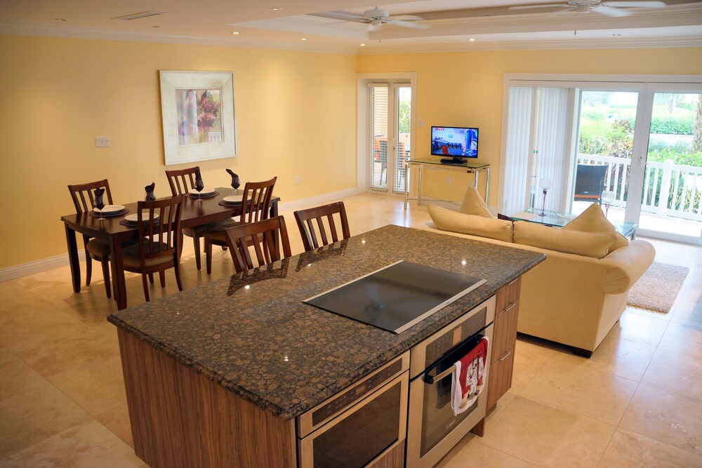 Villa, 2 Bedrooms, Partial Ocean View (Third Floor) - In-Room Dining
