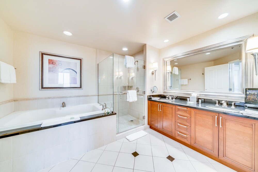 Signature Junior Suite - Bathroom