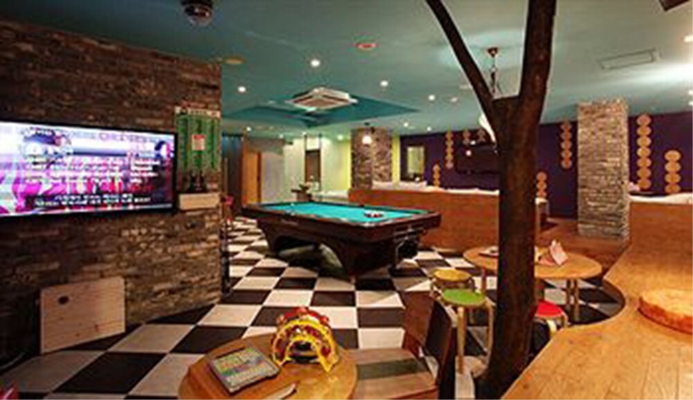 Hotel Lounge